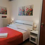 Casa de hóspedes Domus 3*